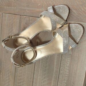 Kelly and Katie Gold Fabric Sandals 9.5